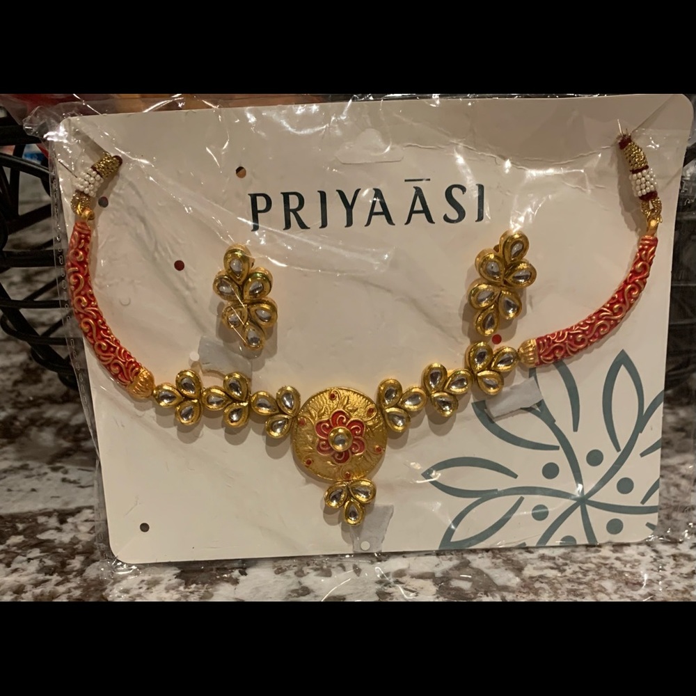 Priyaasi Indian gold and red earring and necklace set - Picture 4 of 7